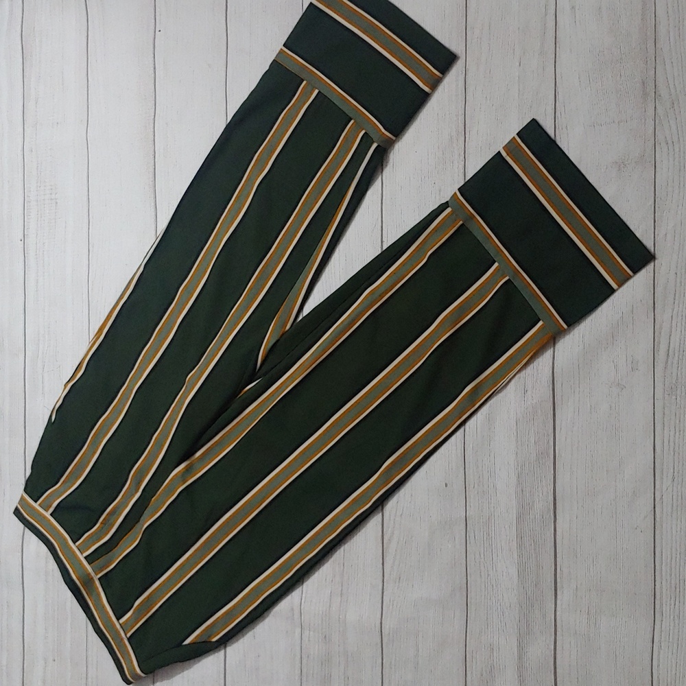 SKY AND SPARROW CROPPED‎ STRIPED PANTS